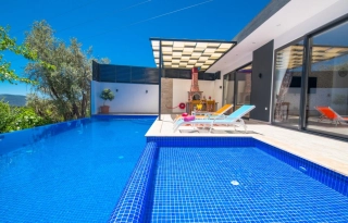 Villa Odak – Geschützte Flitterwochenvilla mit Jacuzzi und Pool 