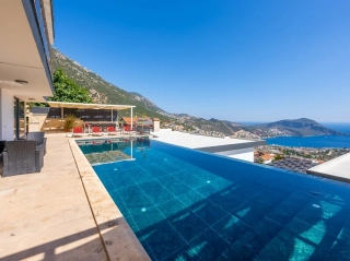Villa Merak – 6 Yatak Odalı, 12 Kişilik, Deniz Manzaralı Lüks Villa