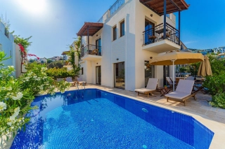 Villa Misket | Kalkan Merkezde 3+1 Özel Havuzlu Kiralık Villa 