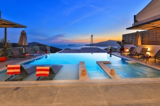 Villa Rosso Kalkan | Luxusvilla mit Meerblick und Jacuzzi in Kördere