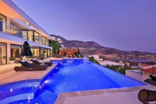 Villa Manila Kalkan – Luxusvilla mit Meerblick, Pool und Spielzimmer