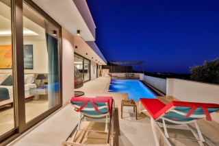 Villa Azure – Kalkan Üzümlü’de Jakuzili, Korunaklı, Doğa İçinde Villa