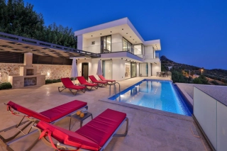 Villa Azure Duo – Secluded Luxury Villa with Jacuzzi & Private Pool