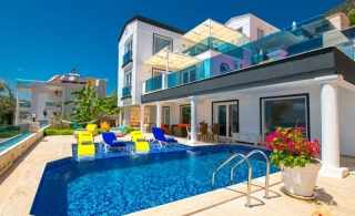 Villa Patricia – Luxury Central Villa with Garden, Jacuzzi, Hammam