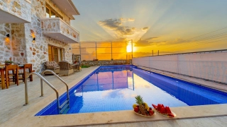 Villa Jet – Korunaklı, Jakuzili Balayı Villası | Patara Gemicik