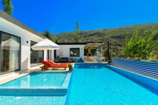 Villa Gül | Kalkan İslamlar’da Muhafazakar Jakuzili Balayı Villası