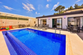 Villa Zeybek – Patara’da Korunaklı, Jakuzili ve Özel Havuzlu Villa