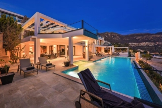 Villa Lavaya – Kalamar Koyu’nda Ultra Lüks, Deniz Manzaralı, Jakuzili