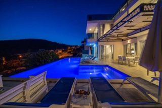 Villa Platos – Kalkan Kızıltaş’ta Deniz Manzaralı, Merkezi Lüks Villa