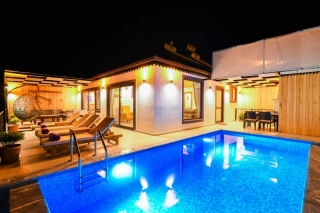 Villa Brook | Kalkan Ulugöl’de Korunaklı Havuzlu, Jakuzili, Doğa 