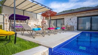 Villa Anka Duo – Kalkan Sarıbelen’de Jakuzili, Korunaklı Havuzlu 