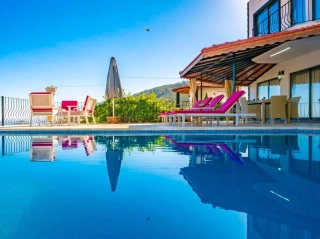 Villa Batum – Kalkan Kızıltaş’ta Panoramik Deniz Manzaralı Lüks Villa