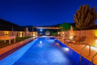 Villa Daffy Kalkan – Korunaklı Özel Havuzlu Tatil Villası