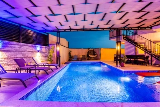 Villa Baha – Luxusvilla mit Meerblick & Privatem, Geschütztem Pool