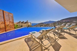 Villa Royal Merchant – Kızıltaş’ta Jakuzili, Deniz Manzaralı Villa
