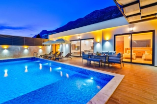 Red Suit Apartments mit Jacuzzi, Meerblick | Kalkan Villa