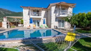 Villa Atılgan – Ferienvilla mit Privatpool und 3 Schlafzimmern 