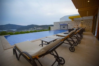 Villa Victoria – Luxusvilla mit Meerblick & Whirlpool in Kalkan 
