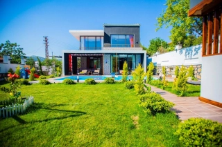 Villa Desen | Luxuriöse 2-Schlafzimmer-Villa in Sarıbelen mit Pool