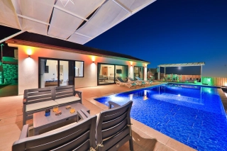 Villa Yaka, Kaş Sarıbelen’de 4 Kişilik Bahçeli,Jakuzili Villa