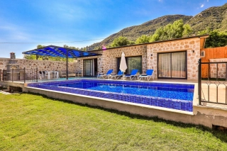 Villa Çınar Sarıbelen – Geschützte Villa mit Pool & Jacuzzi in Kalkan 