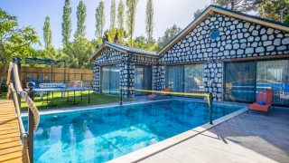 Villa Big Boss – Luxury Secluded Villa with Jacuzzi & Kids Playground 