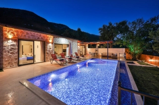 Villa Payam – Kalkan Sarıbelen’de Korunaklı Havuzlu, Jakuzili 