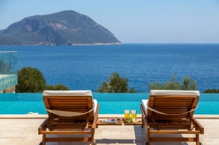 Villa Water Edge 2 – Kalkan Kalamar’da Denize Sıfır, Özel Plajlı
