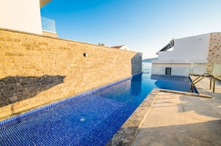 Villa Laoda – Luxury Seaview Villa with Jacuzzi & Private Pool 