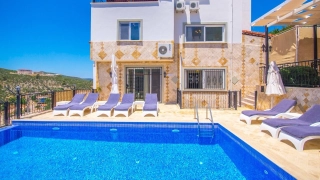 Villa Zirve – 9-Bedroom Large Family Villa | Sea View & Private Pool