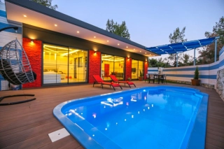 Villa Cazibe | Kalkan İslamlar’da Jakuzili, Korunaklı Havuzlu, 1+1 