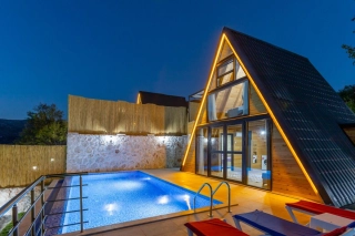 Villa Zübeyde 2 – Ahşap Bungalov, Korunaklı & Jakuzili Villa 