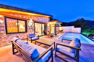 Villa Pisa, Havuz Isıtmalı Villa | Kalkan Villa