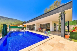Villa Çiçek – Luxusvilla mit Jacuzzi & Privatem Pool in Kalkan