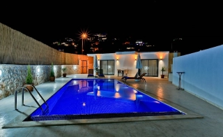 Villa Cengiz – Kalkan Kördere’de Korunaklı Havuzlu, Jakuzili