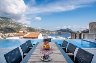 Villa Özgen Uno | Luxuriöse Villa mit Meerblick in Kalamar Kalkan