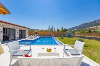 Villa Blue Bird – Secluded Villa with Jacuzzi in Kalkan Sarıbelen