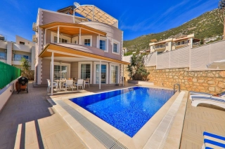 Villa Bitcoin – Kalkan Kızıltaş&rsquo;da Deniz Manzaralı Villa