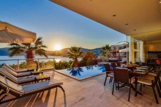 Villa Bay View | Kalkan Kışla’da Deniz Manzaralı Lüks Tatil Villası