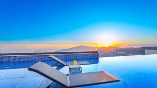 Villa Mega Kalkan – Luxusvilla mit Meerblick, Whirlpool, Infinity-Pool