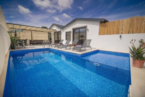 Villa White House
