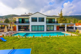 Villa Elena | Luxury Villa with Heated Indoor Pool, Sauna, Jacuzzi