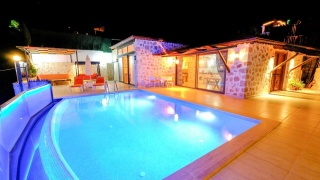 Villa Vanilya – Secluded Honeymoon Villa with Jacuzzi in Kalkan 