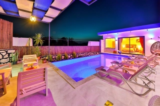 Villa CanCan – Kalkan İslamlar’da Jakuzili, Korunaklı, Doğa İçinde 