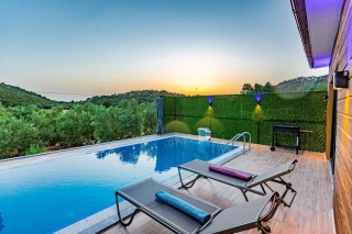 Villa Çağan Kalkan | Honeymoon Villa with Private Pool & Jacuzzi