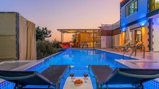 Villa Vivaldi – Private Villa mit Jacuzzi in Kalkan Çavdır