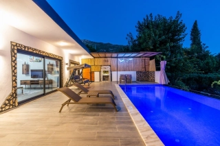 Villa Paix – Kalkan İslamlar’da Korunaklı, Jakuzili ve Özel Havuzlu 