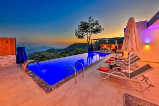 Villa Karnaval – Kalkan İslamlar’da Korunaklı, Jakuzili ve Doğa 