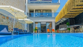 Villa Zumak İstanbul | Abgeschirmte Luxusvilla mit privatem Pool 