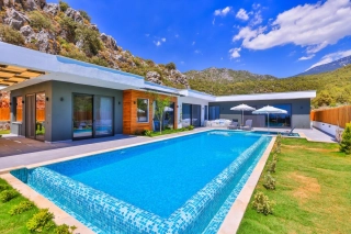 Villa Kırca | Kalkan Çavdır’da Korunaklı Havuzlu Lüks Spa Villası